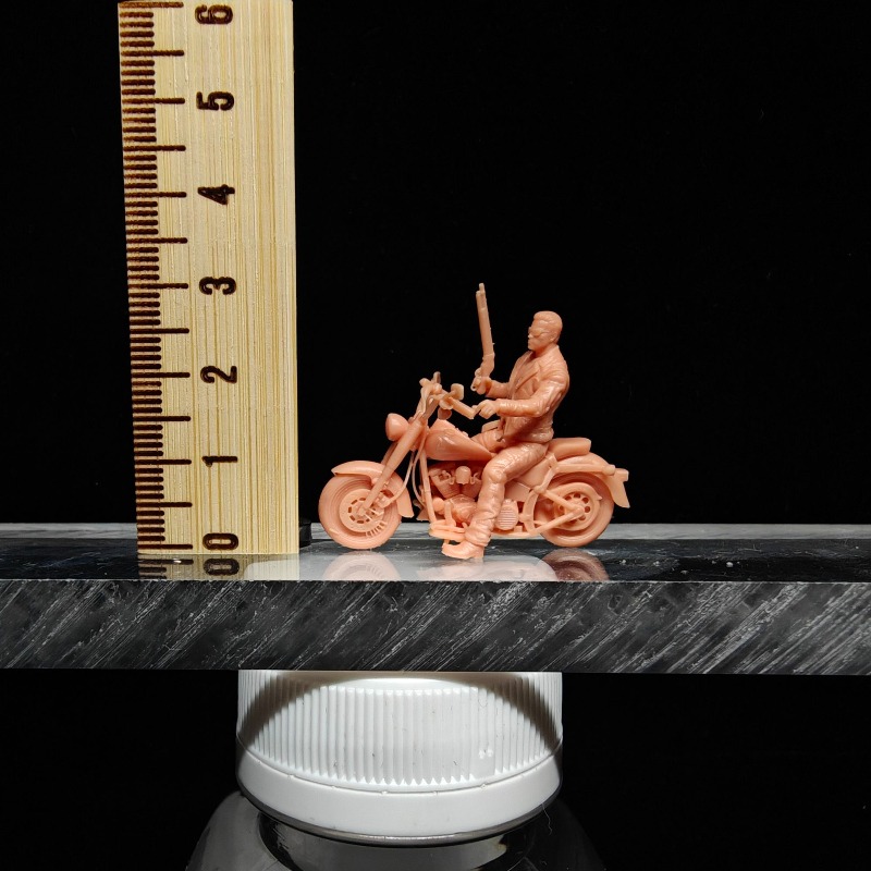 Figurine de motard miniature à - 3D Printing Diecast Cars avis et prix